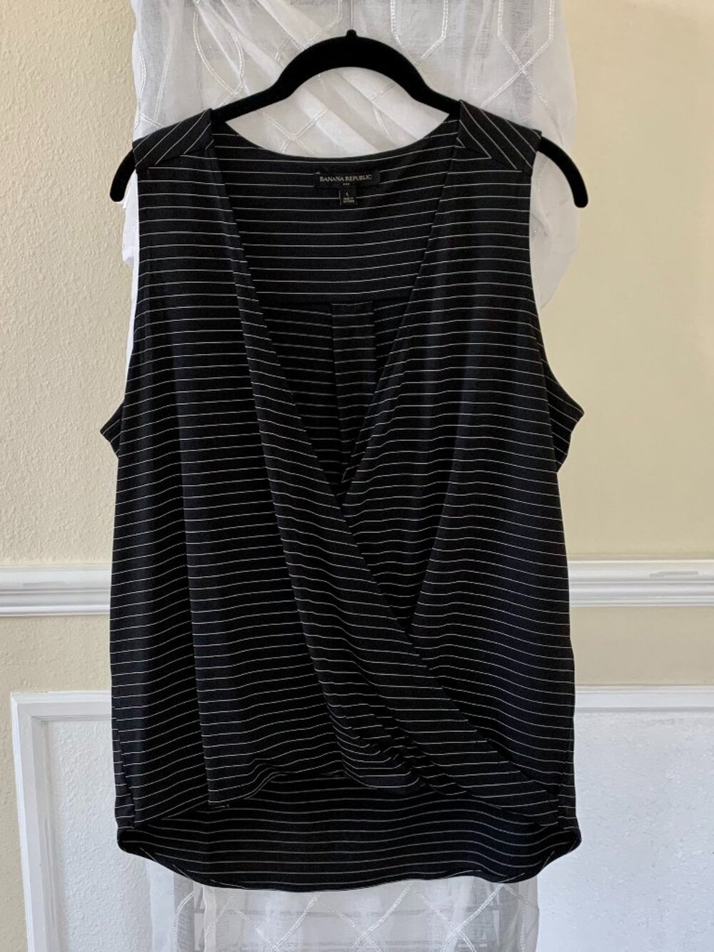 Banana Republic Draped V-Neck Sleeveless Striped Blouse Size Large